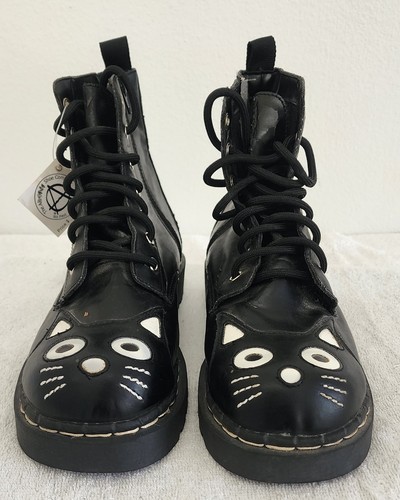 Anarchic black cat - anarchic, t.u.k.